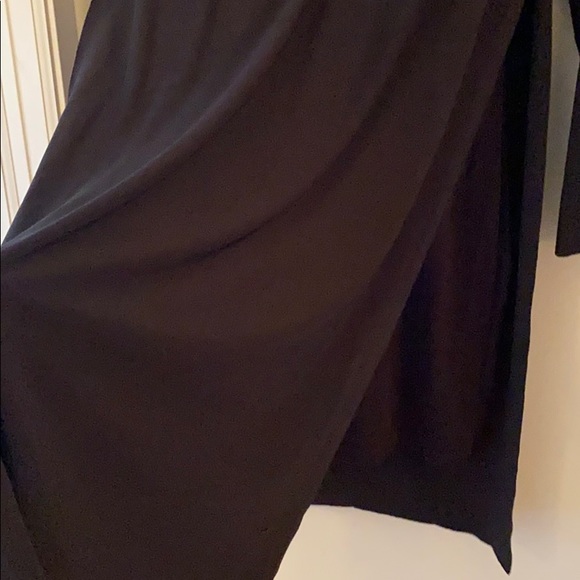 Layered lightweight Tahari dress - Picture 3 of 3